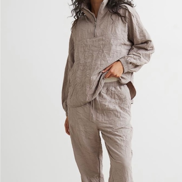 H&M Half Zip top - Picture 2 of 5